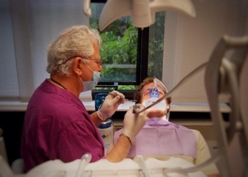 Sedazione cosciente paura dentista anestesia servizi odonto